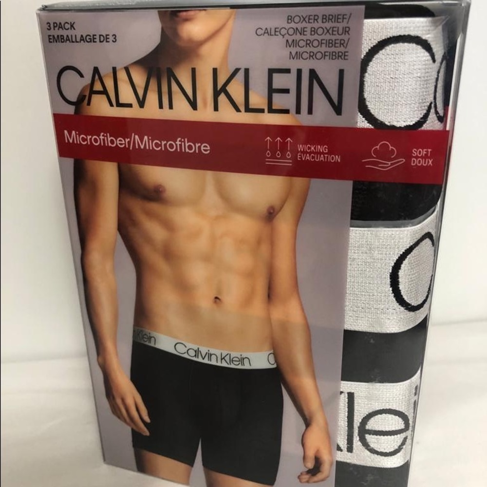 CK black boxers